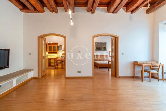 Pronájem bytu 2+1, Praha - Malá Strana, Mostecká, 80 m2