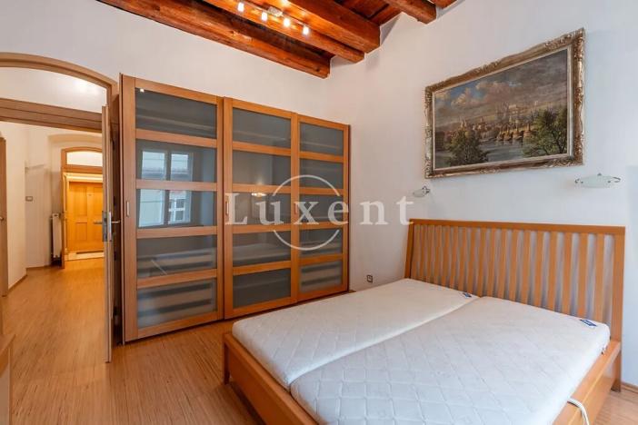 Pronájem bytu 2+1, Praha - Malá Strana, Mostecká, 80 m2