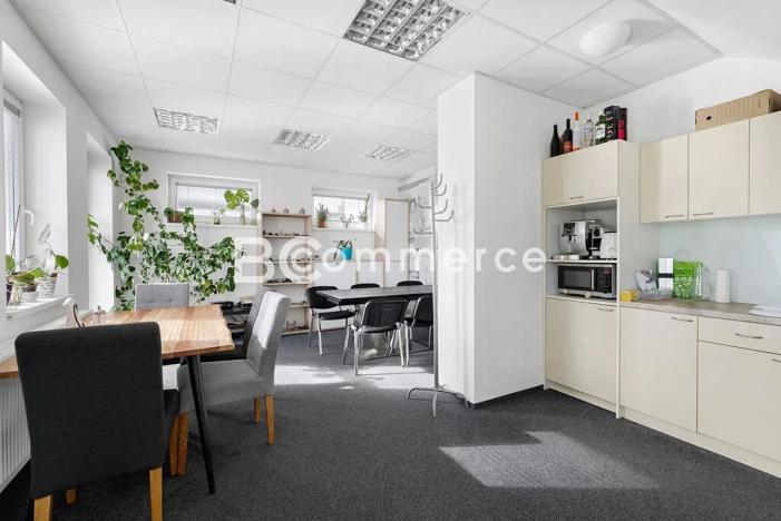 Prodej kanceláře, Brno, Holzova, 640 m2