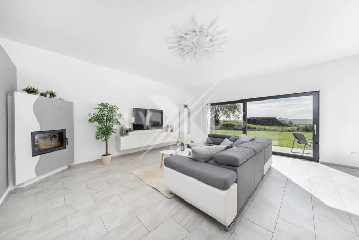 Prodej rodinného domu, Krakovany, 163 m2