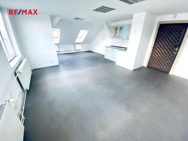 Pronájem kanceláře, Plzeň, Velenická, 54 m2