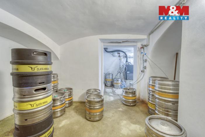 Prodej obchodního prostoru, Hradec Králové - Svinary, Podhůrská, 633 m2