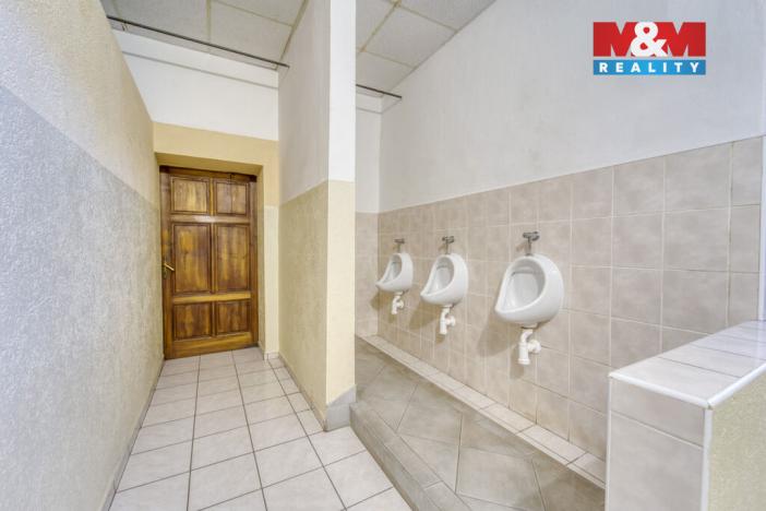 Prodej obchodního prostoru, Hradec Králové - Svinary, Podhůrská, 633 m2