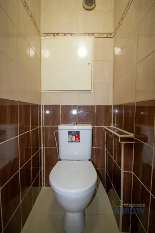 Pronájem bytu 1+kk, Praha - Černý Most, Doležalova, 34 m2