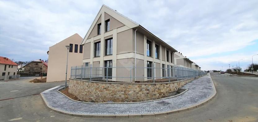 Pronájem bytu 2+kk, Praha - Královice, Ke Tvrzi, 117 m2