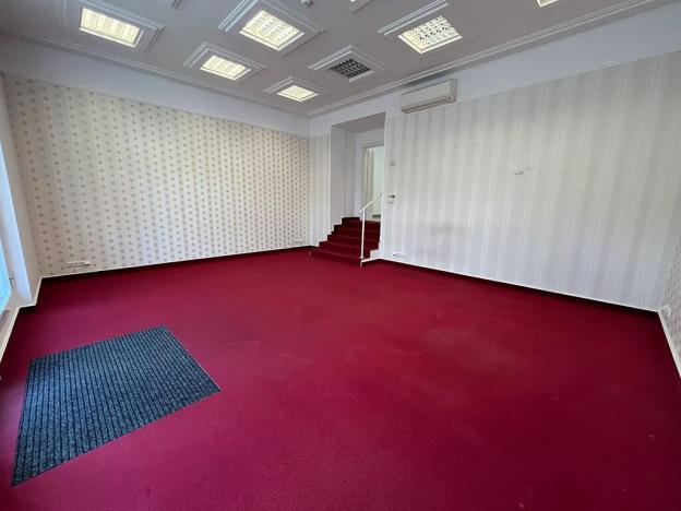 Pronájem obchodního prostoru, Opava, náměstí Republiky, 65 m2