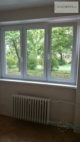 Pronájem bytu 1+kk, Praha - Vršovice, Jerevanská, 30 m2