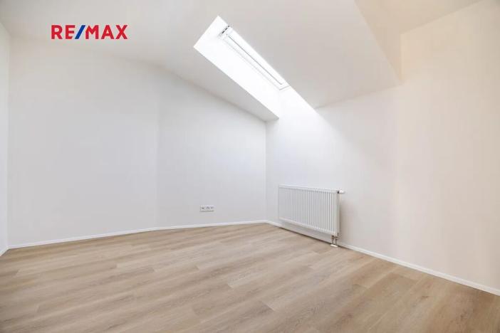 Prodej bytu 3+kk, Praha - Hrdlořezy, Českobrodská, 87 m2