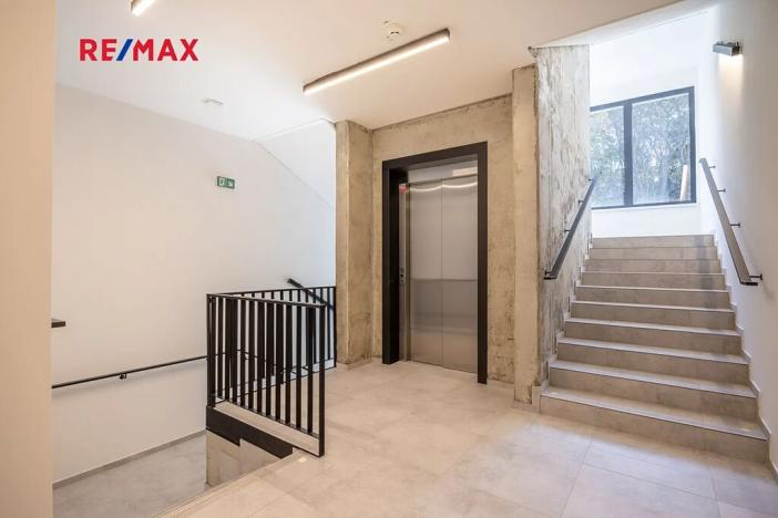 Prodej bytu 3+kk, Praha - Hrdlořezy, Českobrodská, 87 m2