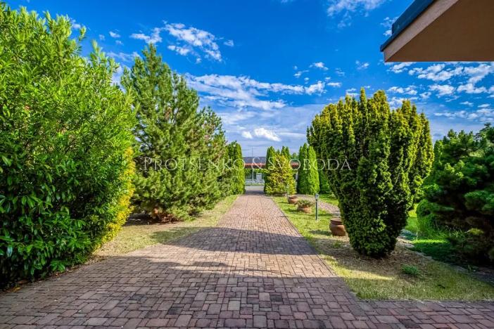 Prodej rodinného domu, Vestec, Průběžná, 427 m2