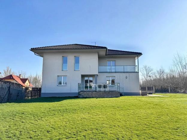 Pronájem rodinného domu, Průhonice, 390 m2