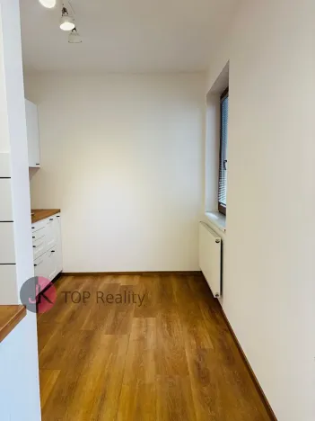 Pronájem bytu 1+1, Praha - Žižkov, Husitská, 34 m2