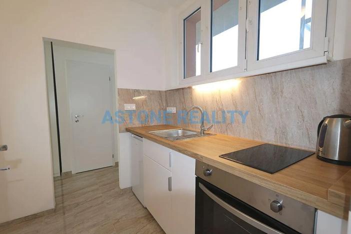 Pronájem bytu 2+kk, Praha - Libeň, U školičky, 43 m2