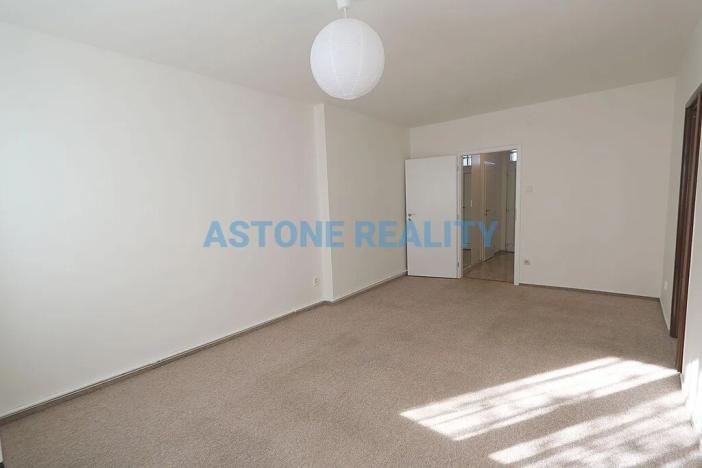 Pronájem bytu 2+kk, Praha - Libeň, U školičky, 43 m2