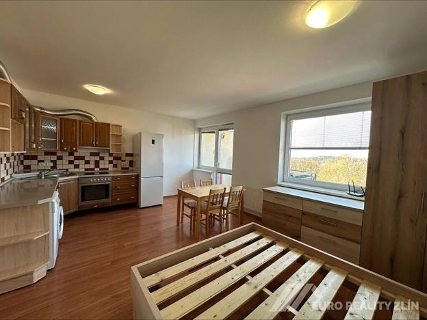 Pronájem bytu 1+kk, Zlín, Plesníkova, 32 m2