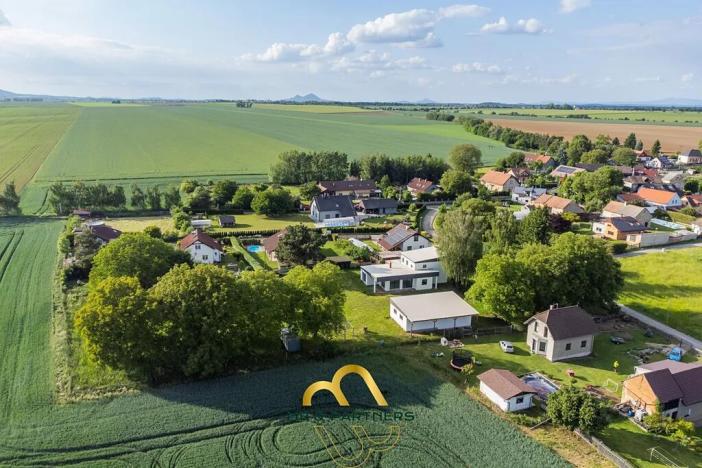 Prodej komerční nemovitosti, Doubravička, 195 m2