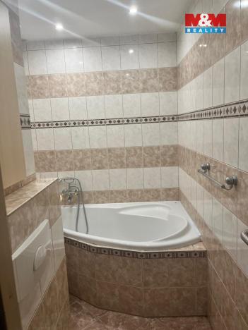 Pronájem bytu 2+1, Děčín - Děčín III-Staré Město, Kladenská, 61 m2