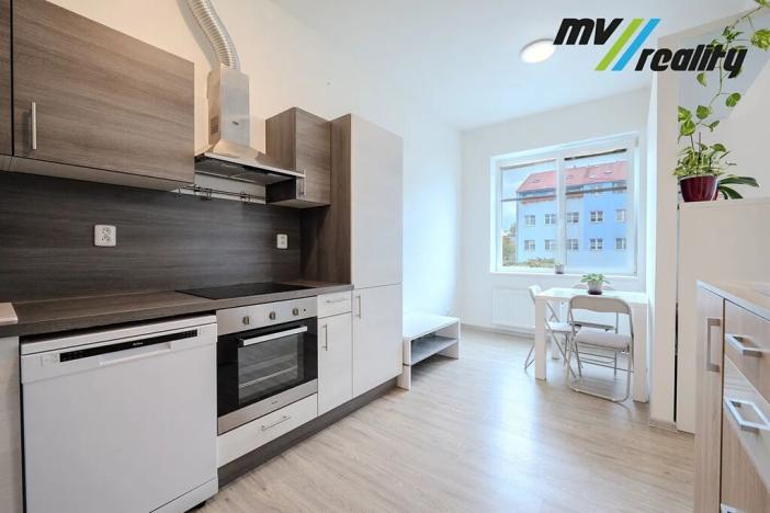 Prodej bytu 1+1, Milovice, Topolová, 44 m2