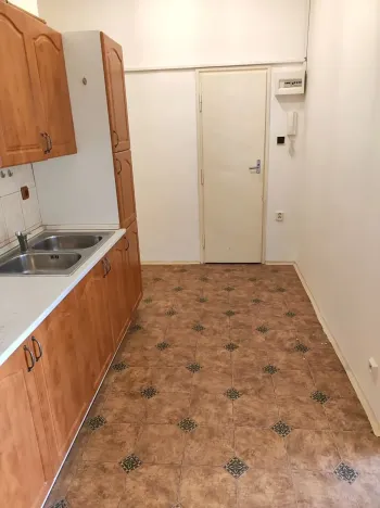 Pronájem bytu 2+1, Praha - Vršovice, Sámova, 50 m2