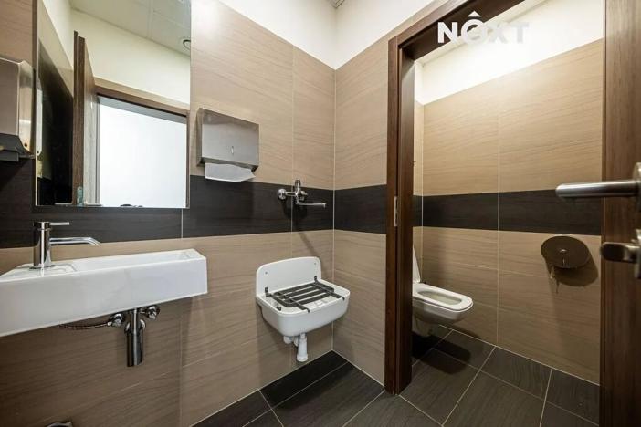 Prodej kanceláře, Pardubice, Na Spravedlnosti, 200 m2