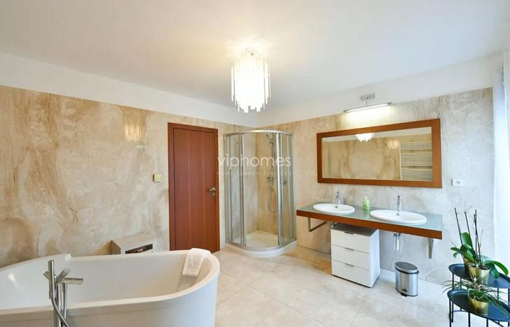 Pronájem vily, Choteč, 190 m2