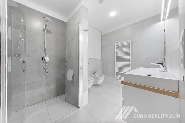 Prodej rodinného domu, Zlín, Mezihoří, 350 m2