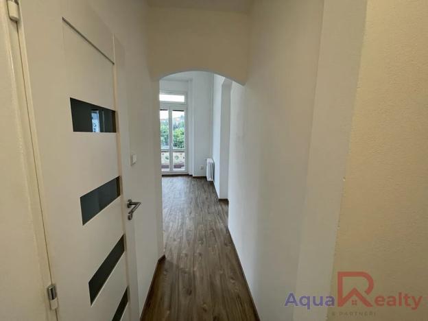 Pronájem bytu 1+1, Karlovy Vary, nábřeží Jana Palacha, 58 m2