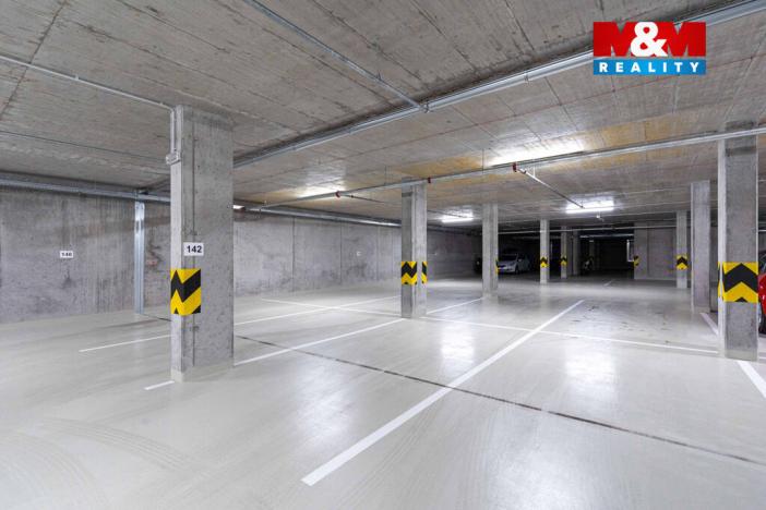 Pronájem garážového stání, Plzeň - Jižní Předměstí, Stehlíkova, 12 m2