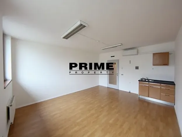 Pronájem kanceláře, Praha - Smíchov, Štefánikova, 63 m2