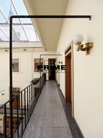 Pronájem kanceláře, Praha - Staré Město, Husova, 167 m2