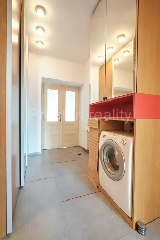 Pronájem bytu 2+1, Praha - Žižkov, Fibichova, 72 m2