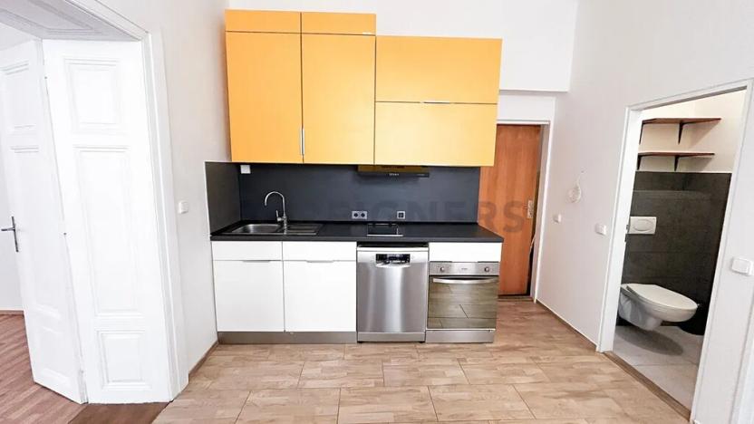 Pronájem bytu 2+kk, Praha - Smíchov, Staropramenná, 50 m2