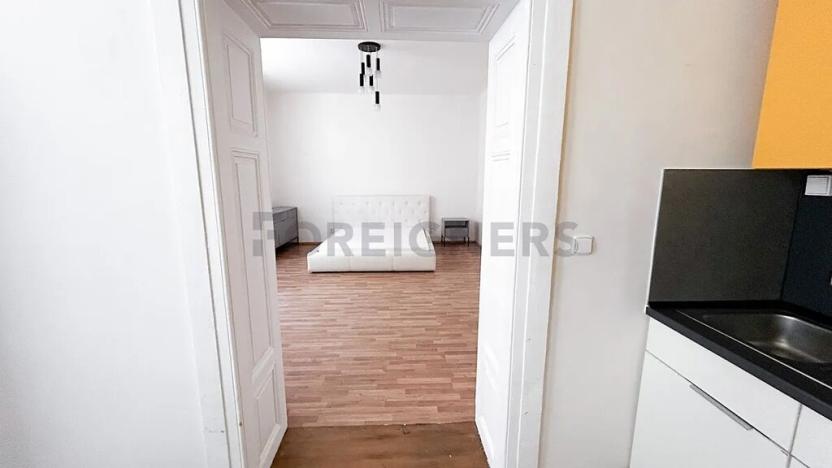 Pronájem bytu 2+kk, Praha - Smíchov, Staropramenná, 50 m2
