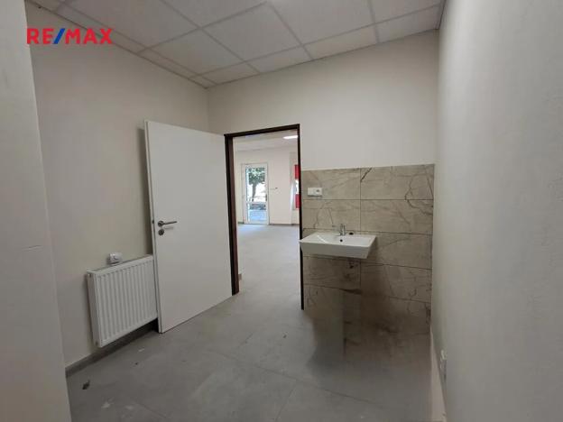 Pronájem obchodního prostoru, Praha - Řepy, Karlovarská, 90 m2