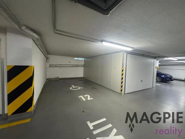 Prodej garáže, Praha - Uhříněves, Saturnova, 19 m2