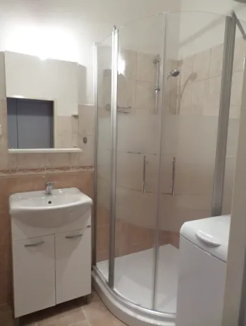 Pronájem bytu 2+kk, Praha, Plzeňská, 44 m2