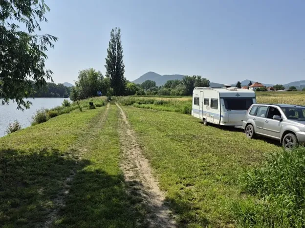 Prodej pole, Píšťany, 5816 m2