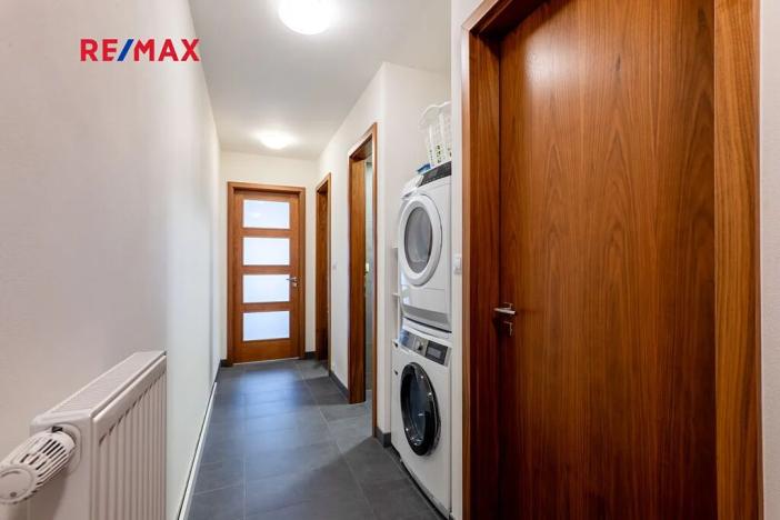 Pronájem bytu 2+kk, Praha - Holešovice, Komunardů, 68 m2