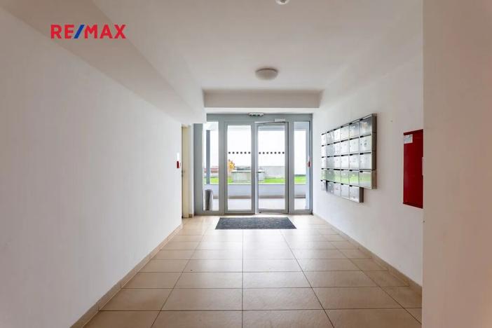 Pronájem bytu 2+kk, Praha - Holešovice, Komunardů, 68 m2