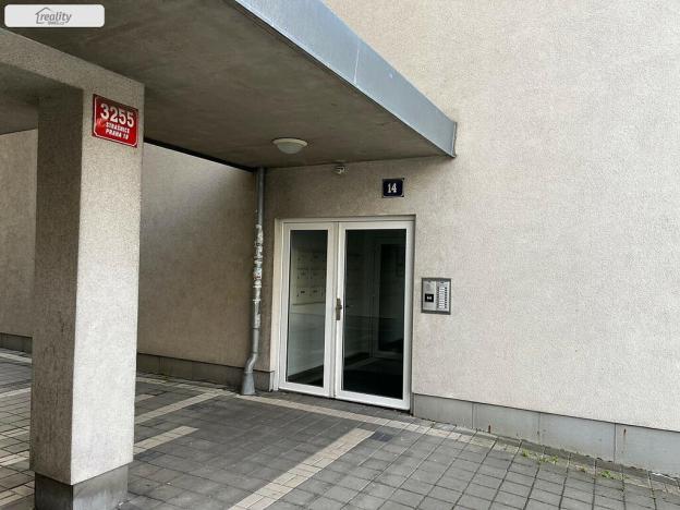 Pronájem bytu 1+kk, Praha - Strašnice, Názovská, 42 m2