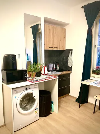 Pronájem bytu 1+kk, Praha - Vinohrady, Hradecká, 17 m2