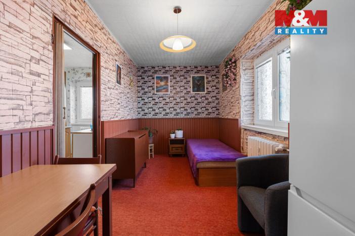 Prodej bytu 3+1, Jesenice, Školní, 55 m2