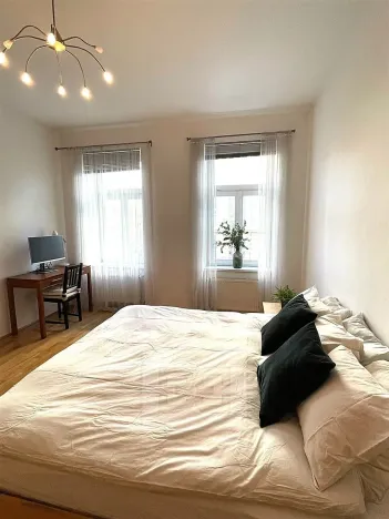 Pronájem bytu 2+kk, Praha - Holešovice, Umělecká, 58 m2