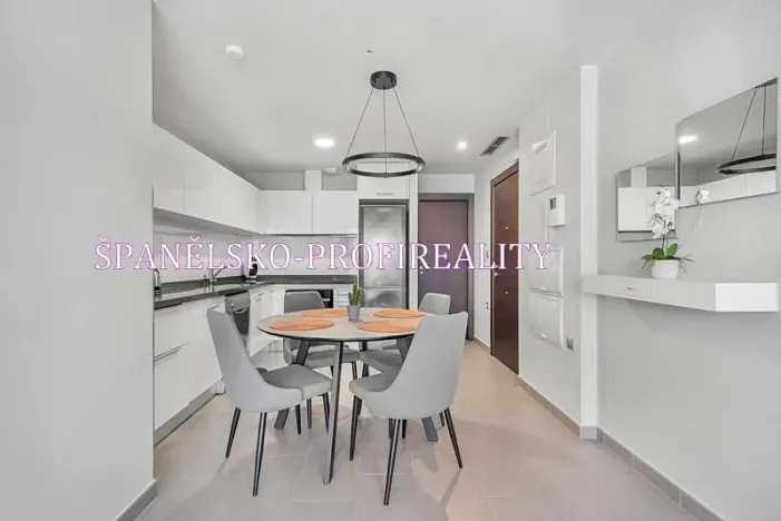 Prodej bytu 3+kk, Torrevieja, Španělsko, 66 m2