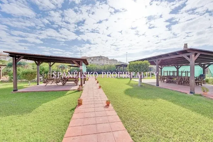 Prodej rodinného domu, Torrevieja, Španělsko, Ronda César Cánovas Girada, 50 m2