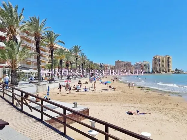 Prodej bytu 4+1, Torrevieja, Španělsko, 89 m2