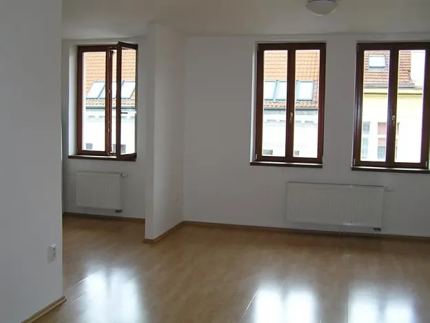 Pronájem bytu 2+1, Praha - Bubeneč, Šmeralova, 61 m2