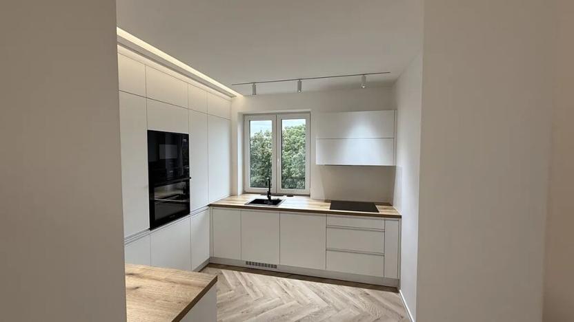 Pronájem bytu 2+1, Zlín, Věžové domy, 65 m2