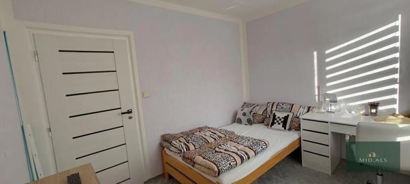 Prodej bytu 4+1, Stráž, 83 m2