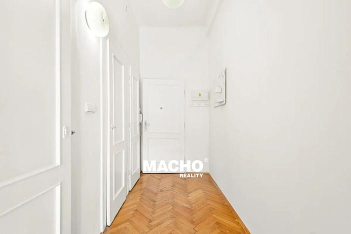 Pronájem bytu 1+kk, Praha - Vinohrady, Hradešínská, 37 m2